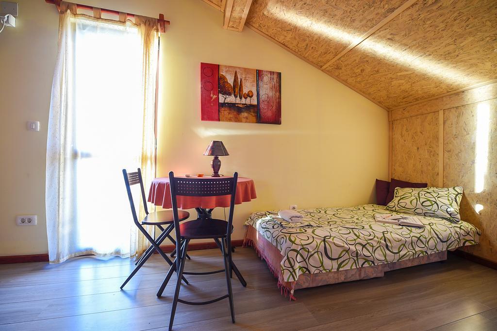 San Art Floating Hostel & Apartments Белград Экстерьер фото