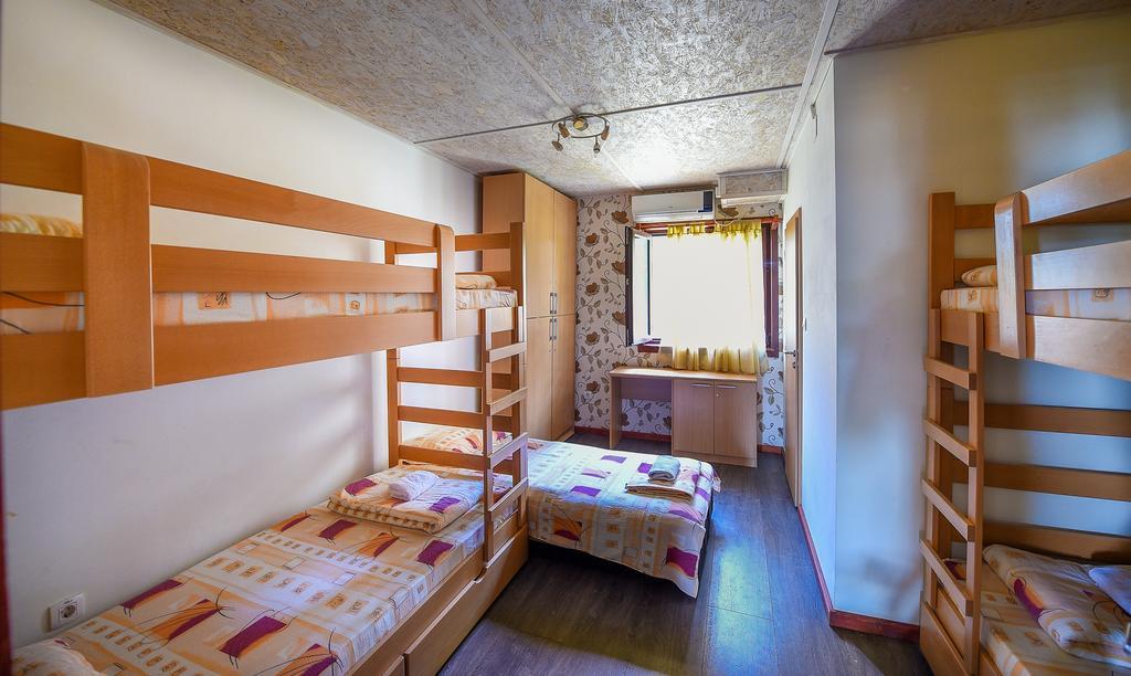 San Art Floating Hostel & Apartments Белград Экстерьер фото
