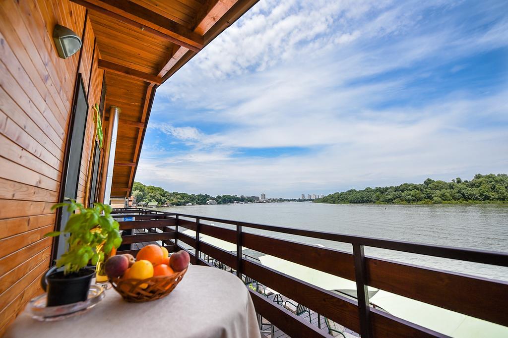 San Art Floating Hostel & Apartments Белград Экстерьер фото