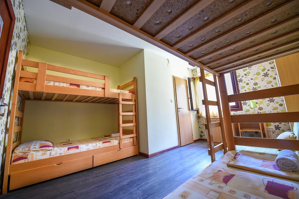 San Art Floating Hostel & Apartments Белград Экстерьер фото