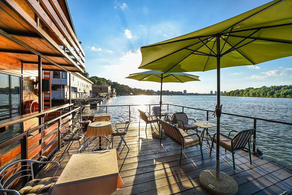 San Art Floating Hostel & Apartments Белград Экстерьер фото