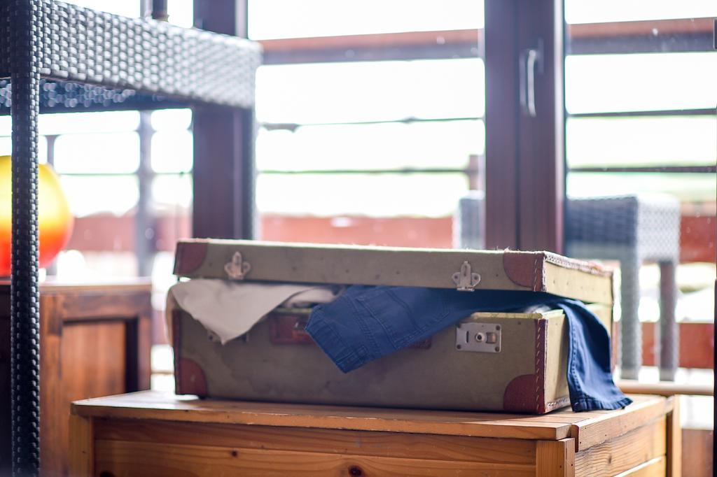 San Art Floating Hostel & Apartments Белград Экстерьер фото
