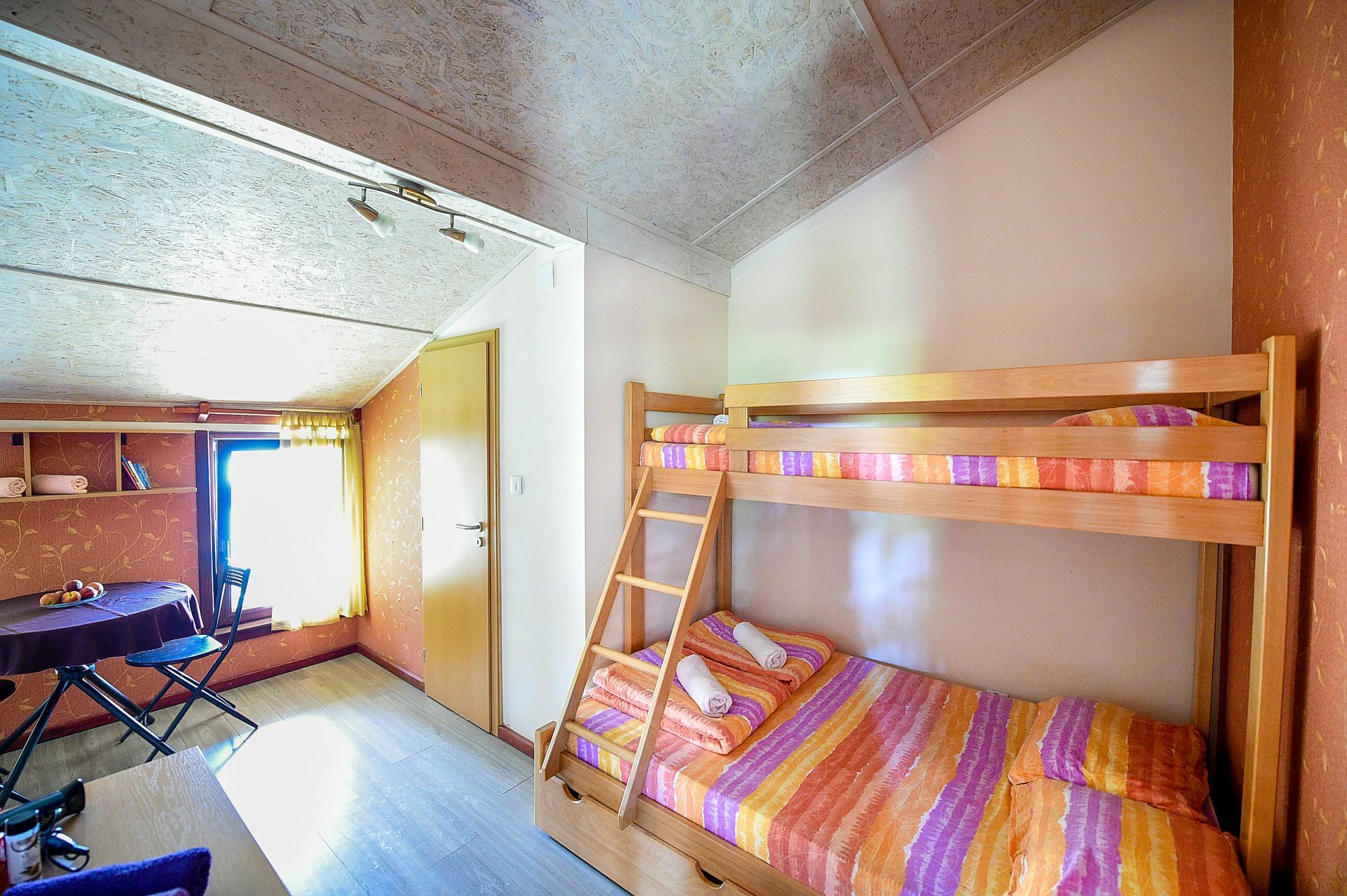 San Art Floating Hostel & Apartments Белград Экстерьер фото