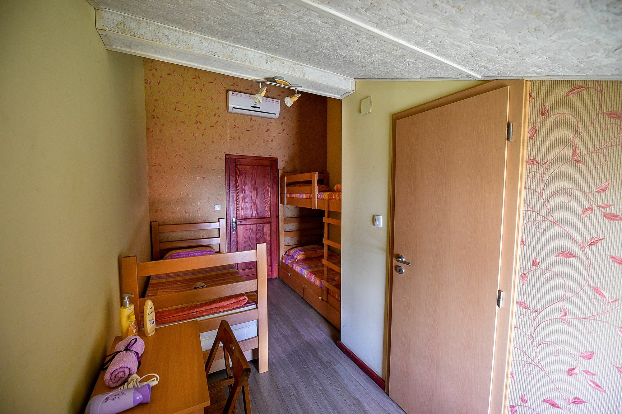 San Art Floating Hostel & Apartments Белград Экстерьер фото